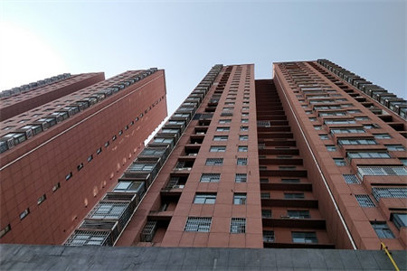 龙都鲁东明珠2室2厅1卫60万93.35m2出售